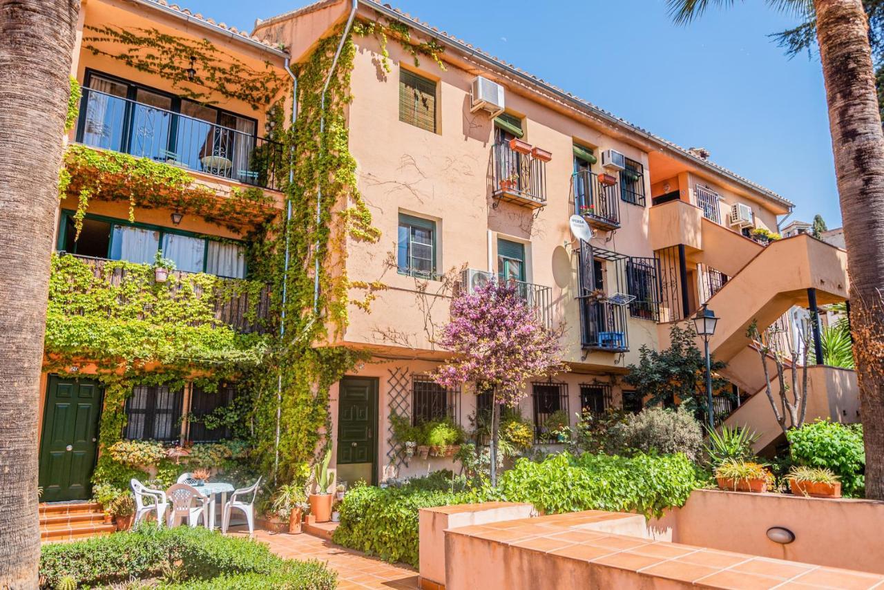Tuguest Alhacaba Apartment - Free Parking Granada Esterno foto