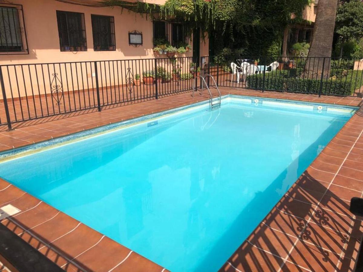 Tuguest Alhacaba Apartment - Free Parking Granada Esterno foto
